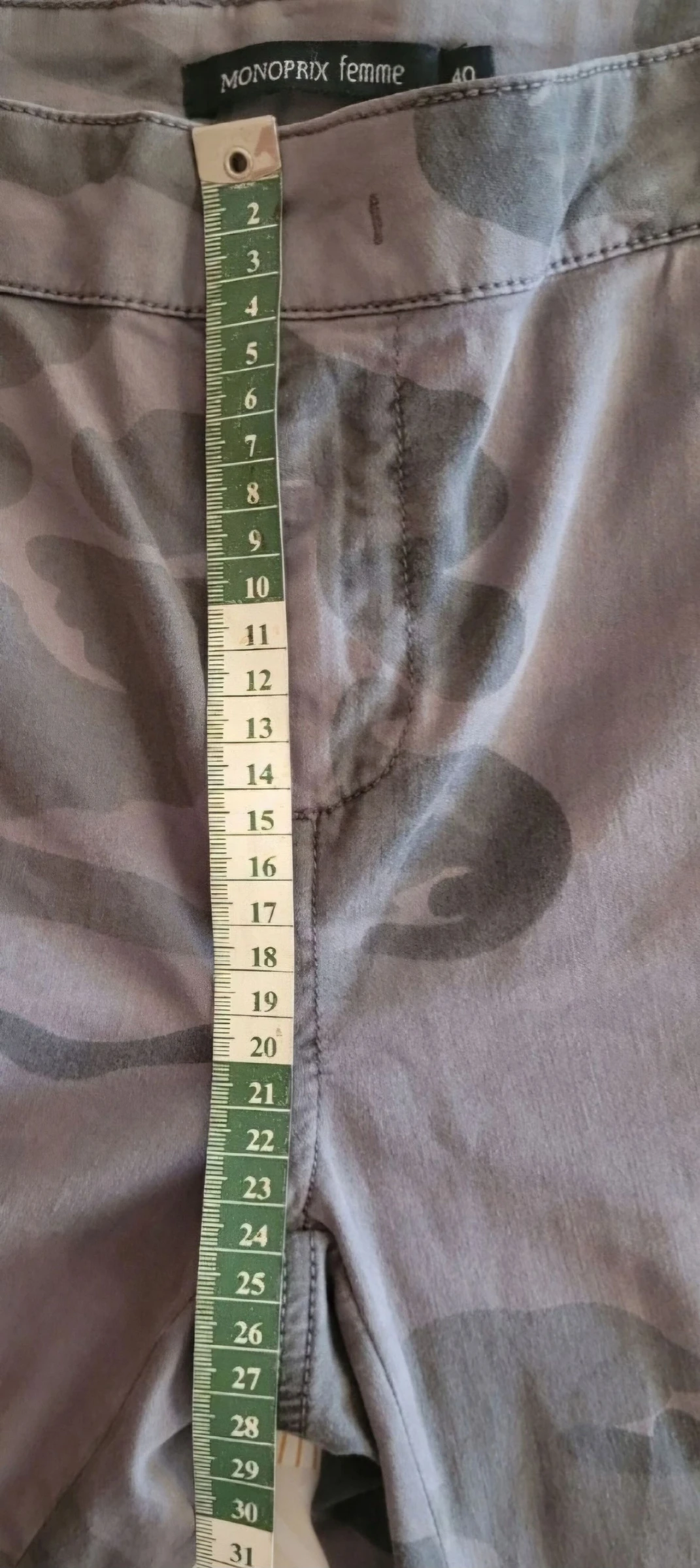 Monoprix Calça/Jeans Skinny TFr40/TL - Estampa Militar Cinza e Cintura Média em Ótimo Estado – photo 10